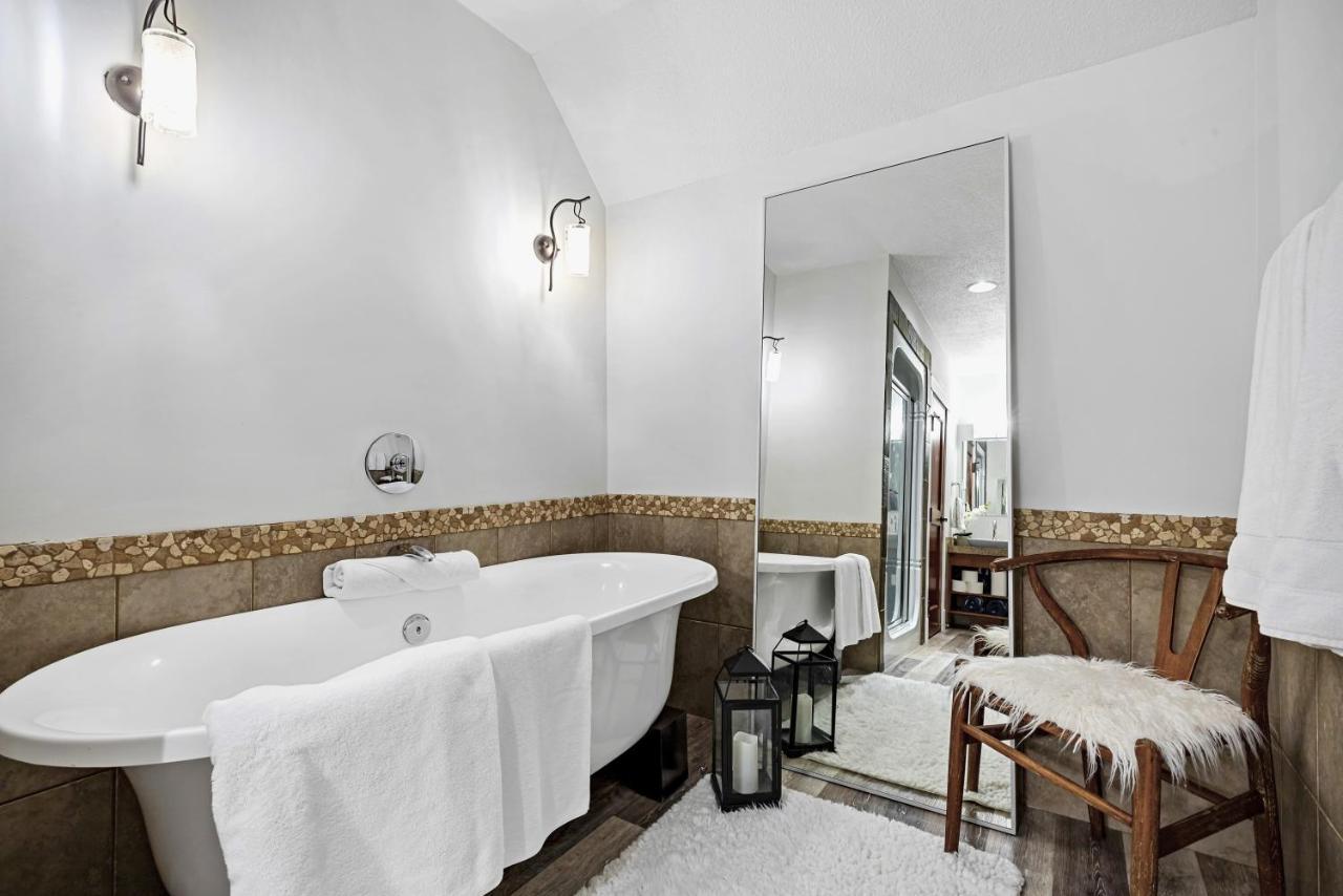 Penthouse At Solar A Resort And Spa Canmore Buitenkant foto