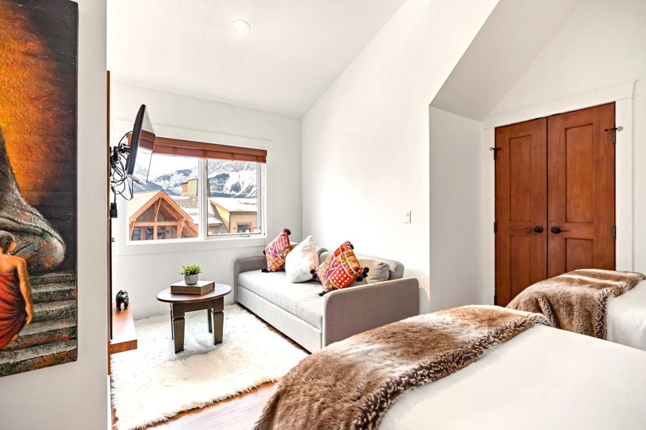 Penthouse At Solar A Resort And Spa Canmore Buitenkant foto